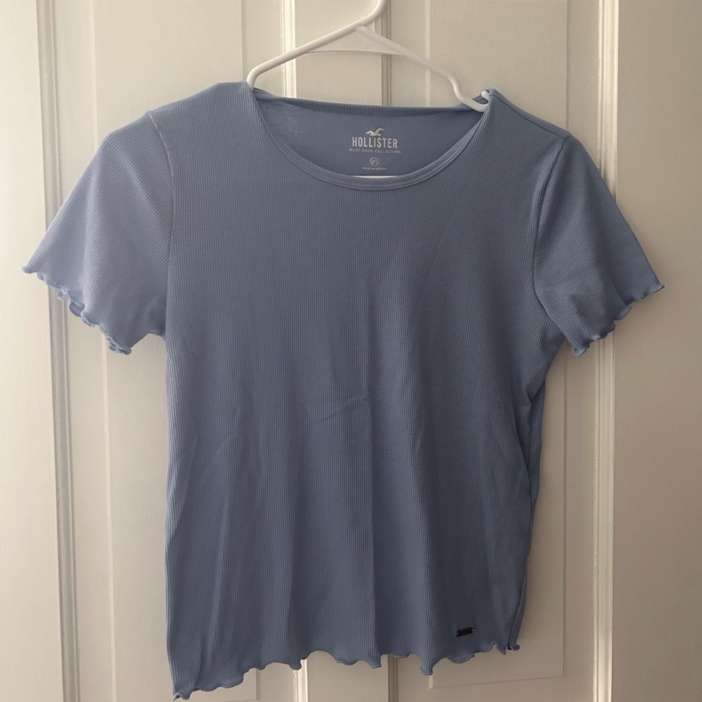 Hollister Periwinkle/Blue ruffle Top (women’s)